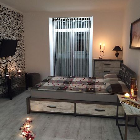 Home In Center With Jacuzzi Ivano-Frankivsk Exterior photo