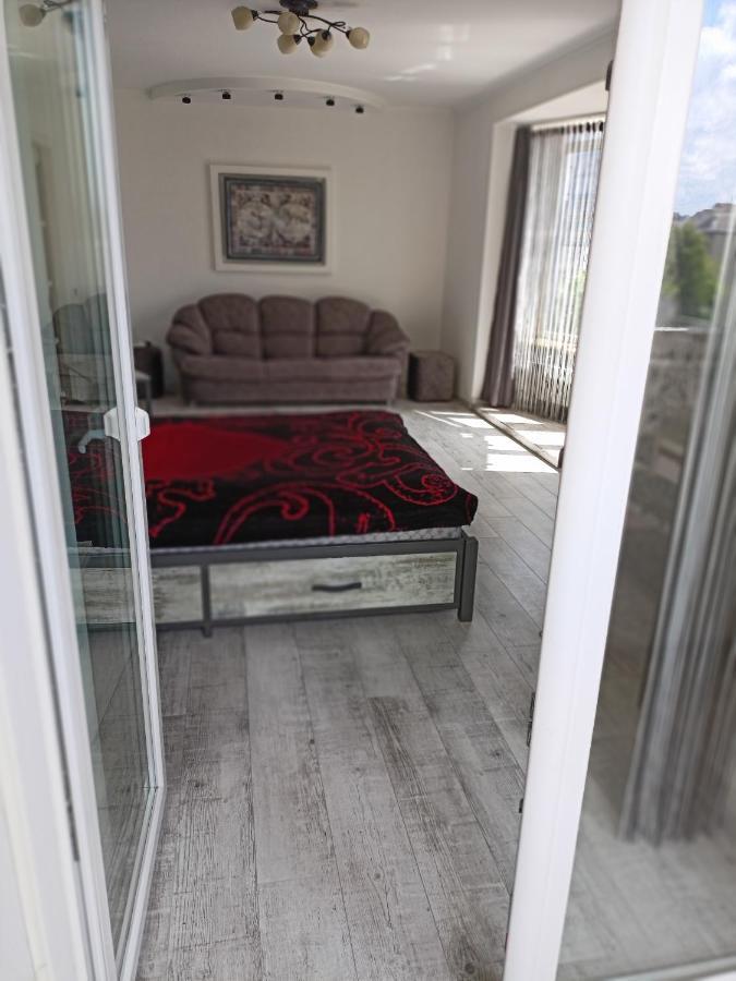 Home In Center With Jacuzzi Ivano-Frankivsk Exterior photo